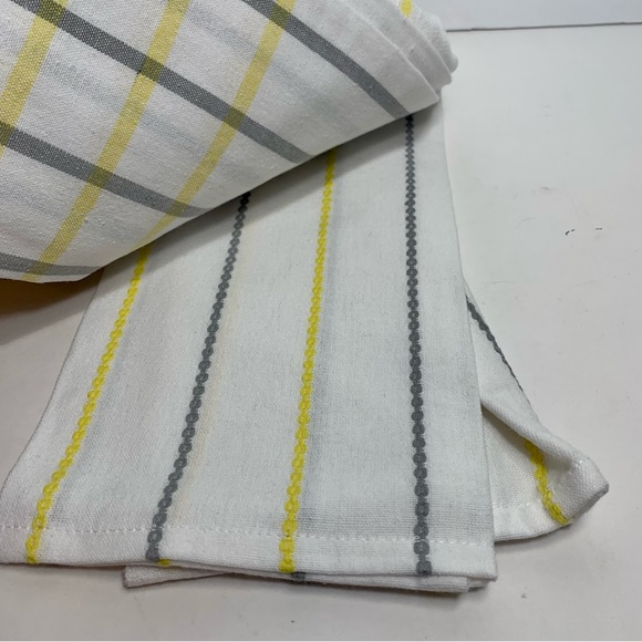 NWT. Bloom set of 4 Easter dog towels. 18” x 28”. two dogs in bunny ears - Picture 6 of 10